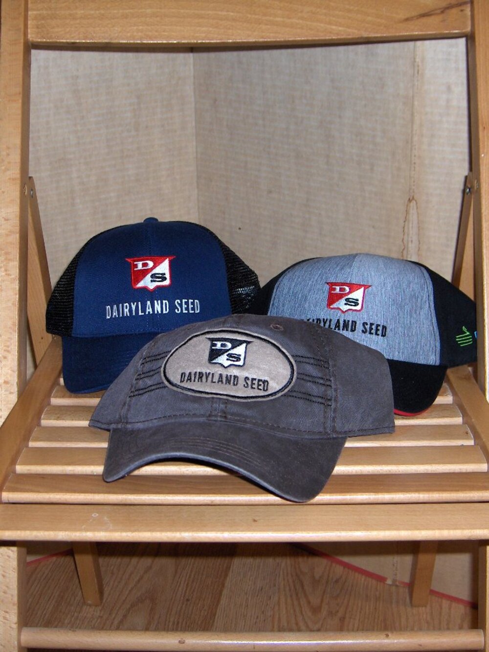 Dairy Land Seed Company Caps, Lot of 3